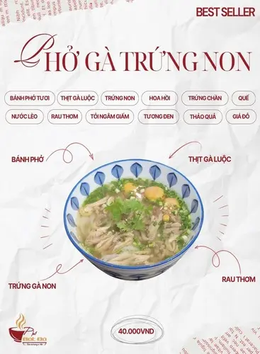 Phở kết hợp cùng tạo nên món ăn đậm đà, vị ngọt tự nhiên của thịt gà, độ béo bùi của trứng non