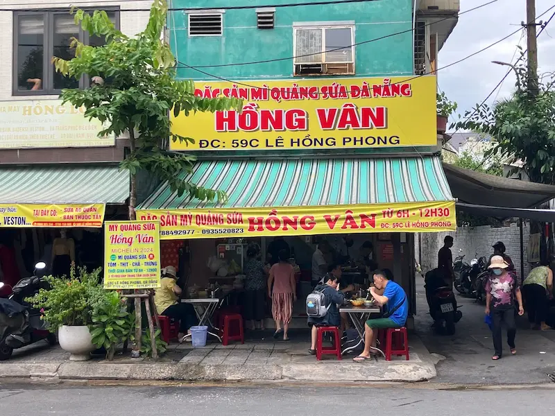 Quán Hồng Vân – một địa chỉ mỳ quảng ngon ở Đà Nẵng từng đạt giải Michelin (Nguồn: Mỳ Quảng Sứa Hồng Vân)